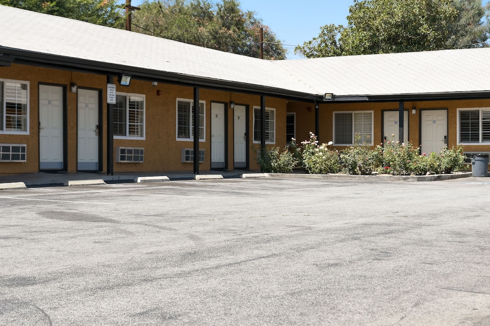 Covina Motel 26/37
