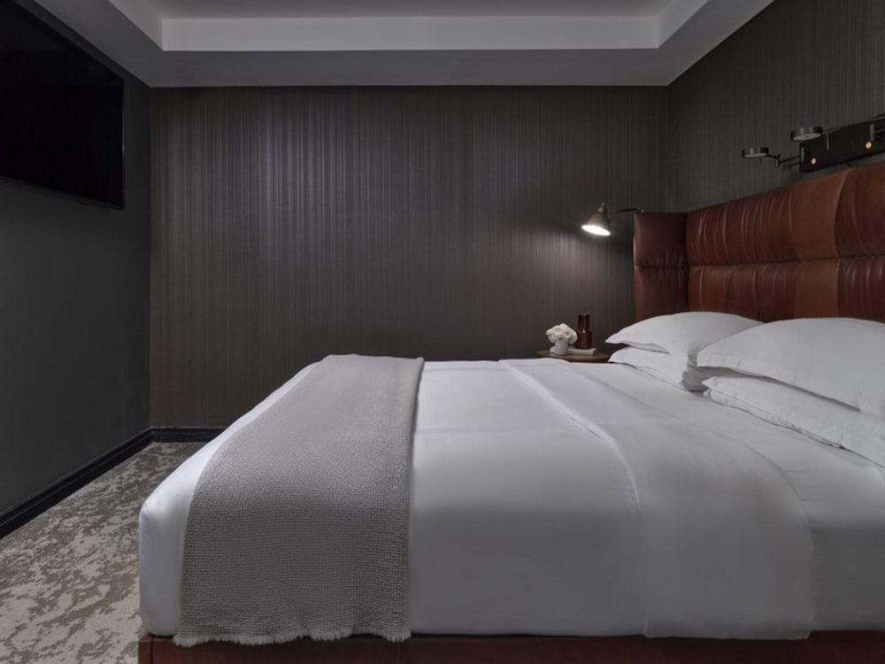 1 Bedroom, Suite, King Bed