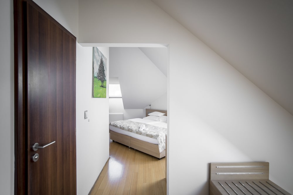 Hotel Pav 33/63