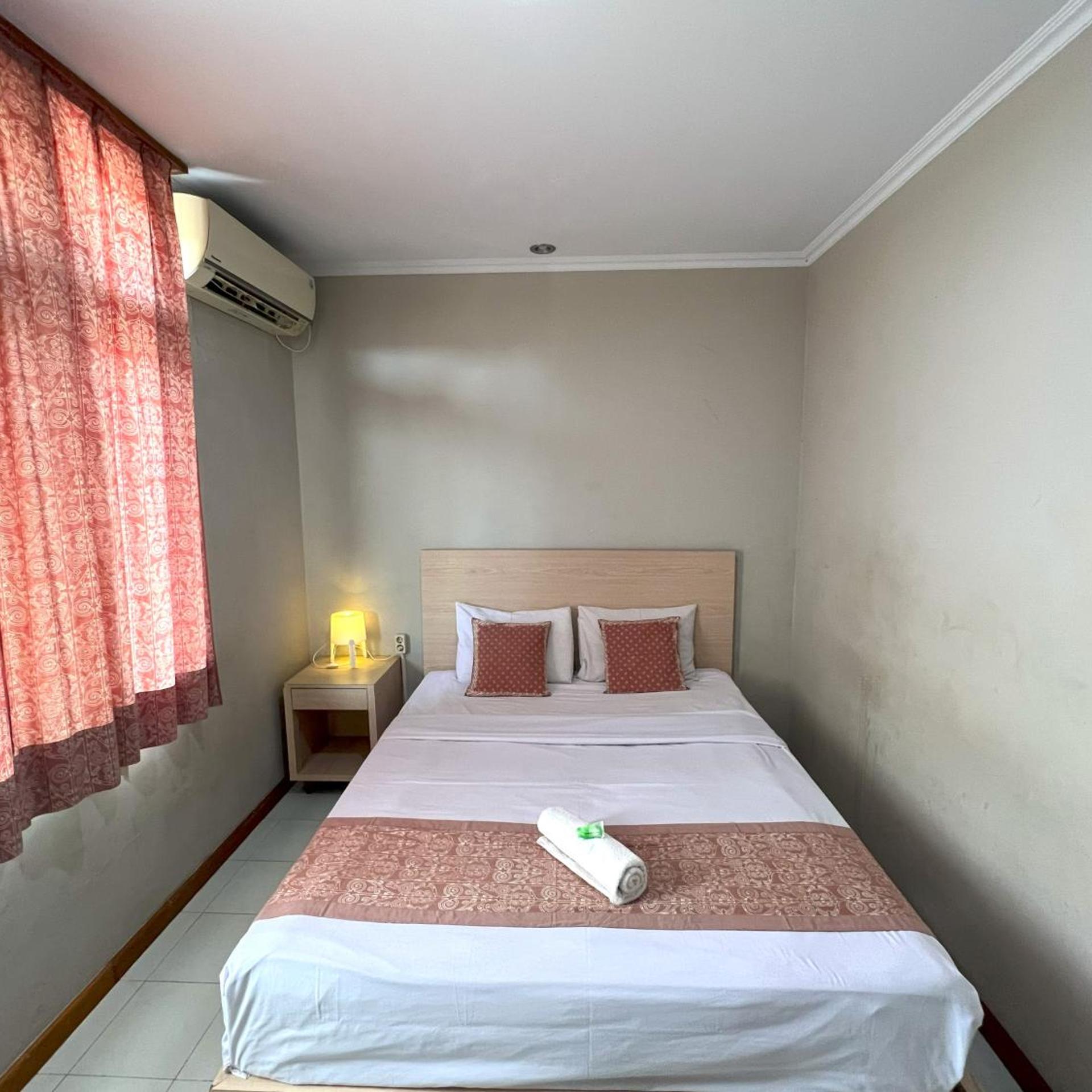 OYO 3819 Hotel Winotosastro 2/33