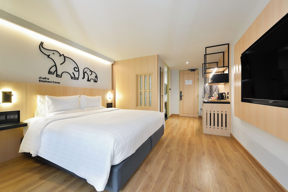 March Hotel & Suite Riverside 33/60