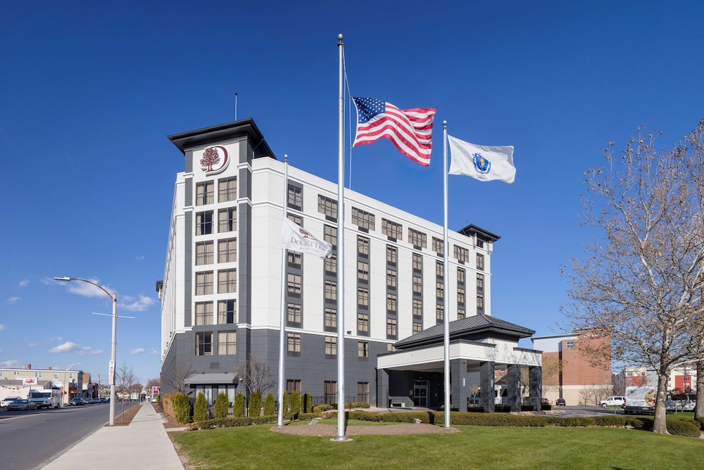 Doubletree By Hilton Boston Logan Airport Chelsea in CHELSEA - MA