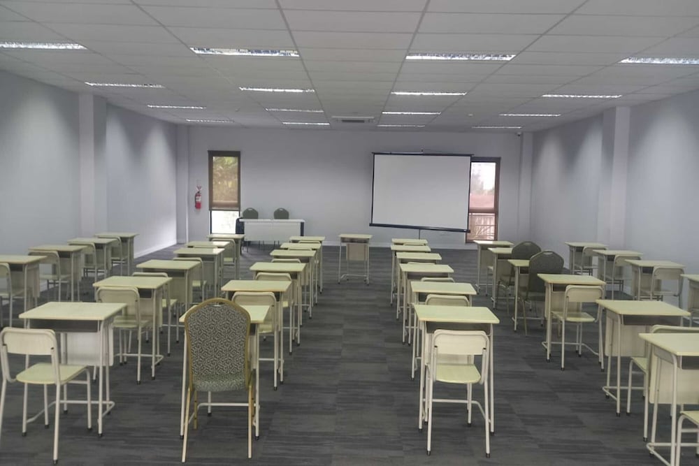 TOS Hotel and Convention Center Tangerang Powered by Archipelago 13/20