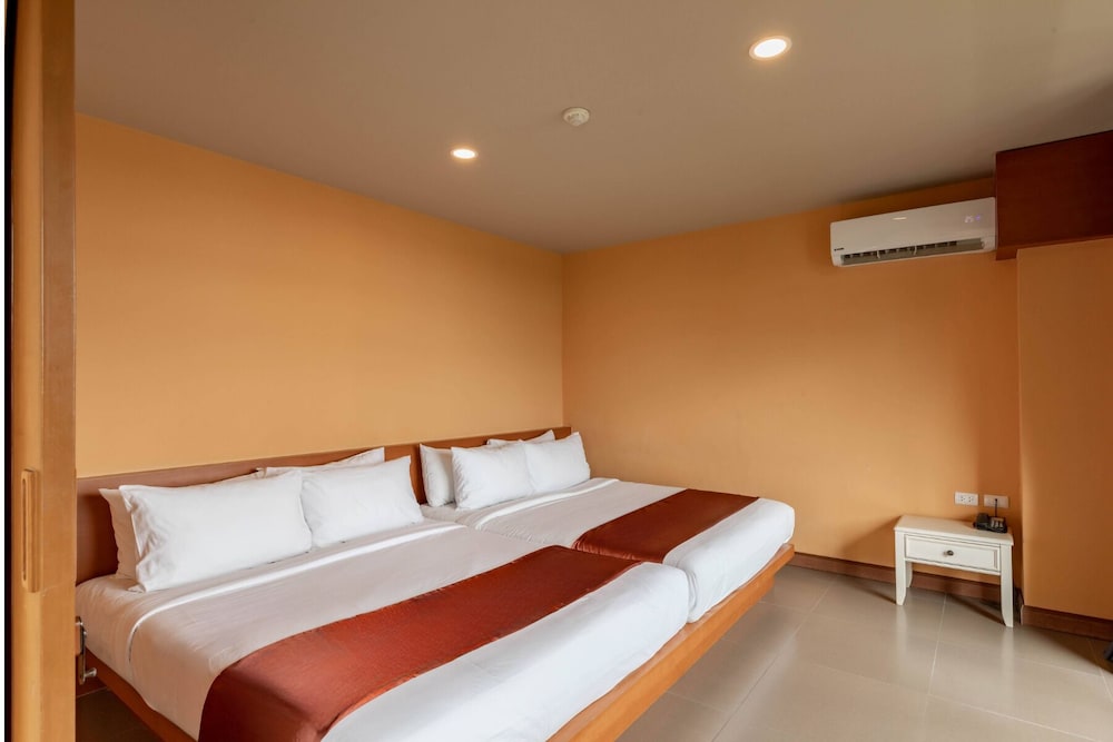 Family Suite, 2 Queen Beds, Town View