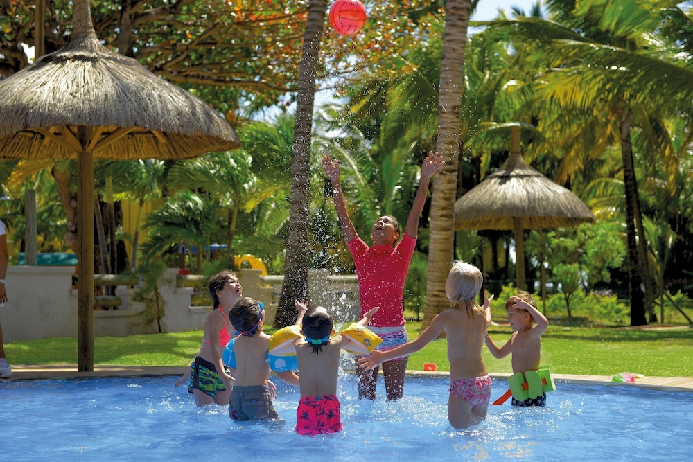 Paradis Beachcomber Golf Resort and Spa 54/65