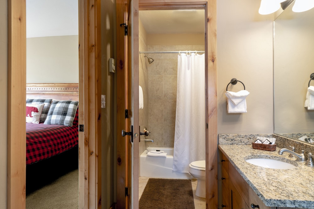 VACATION RENTALS BY BIG SKY RESORT 34/34