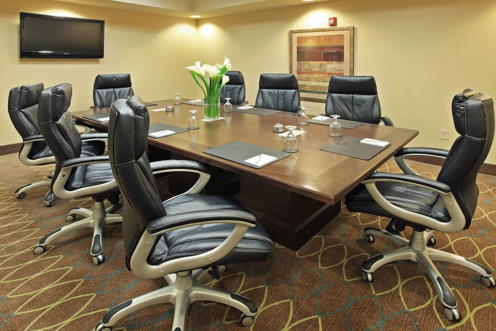 Wyndham Grand Executive Center Little Rock Airport 53/66