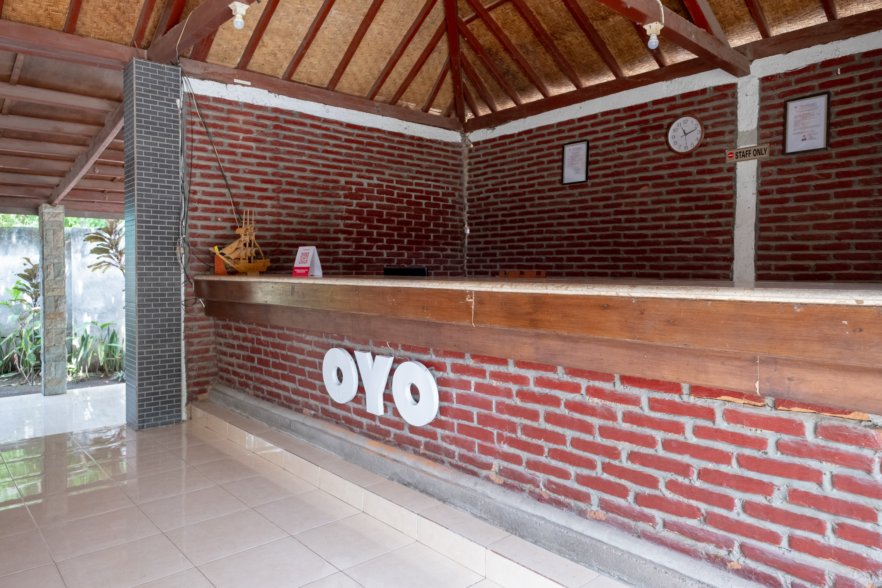 Bumi Aditya Hotel 1/20