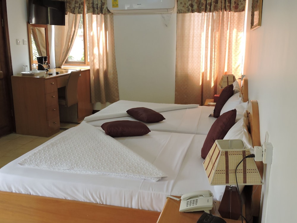 All Seasons Hotel 18/39