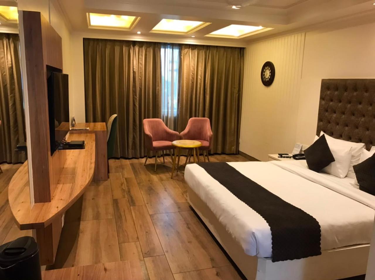 Sapphire Sky Hotel 12/50