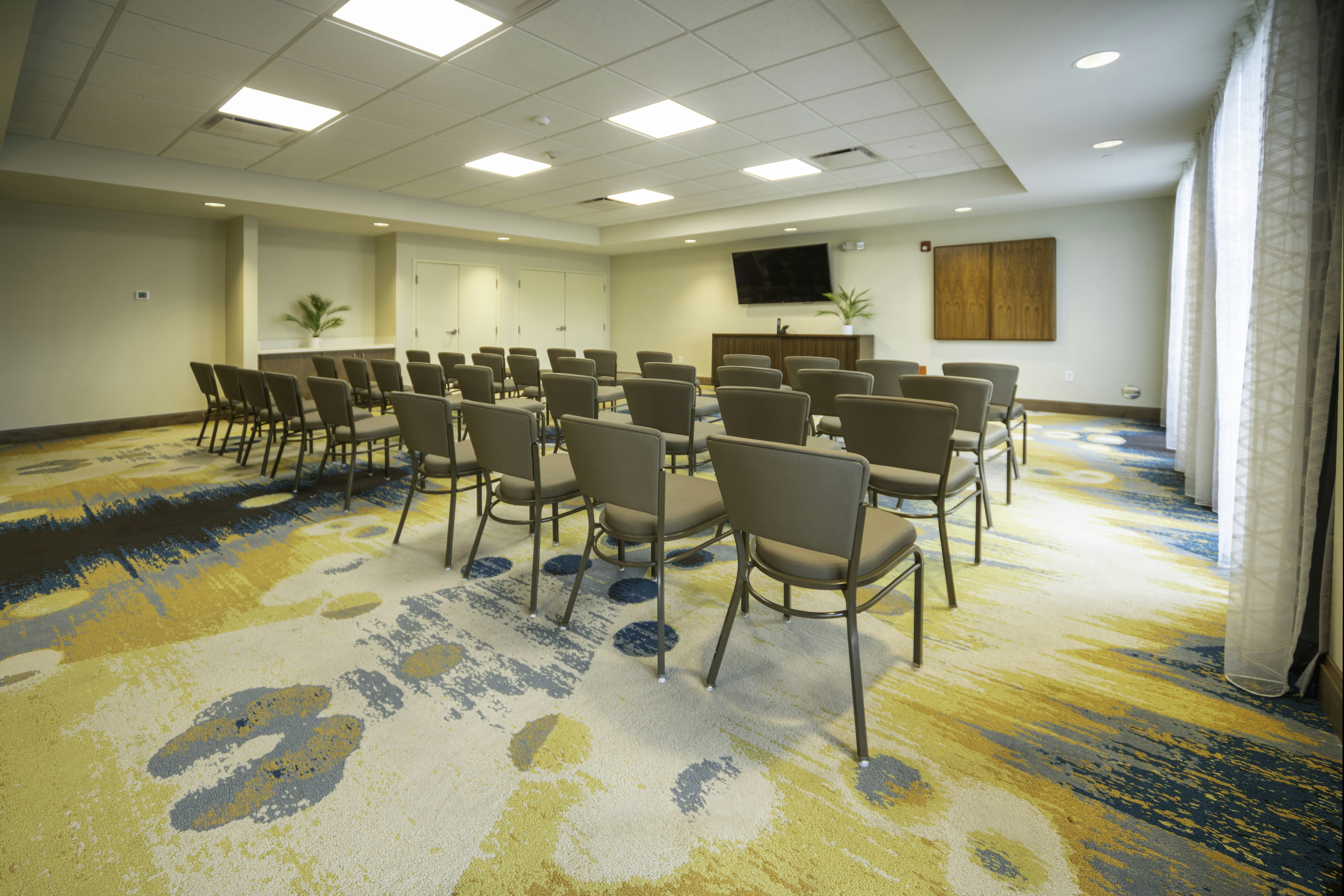 Staybridge Suites Summerville 37/48