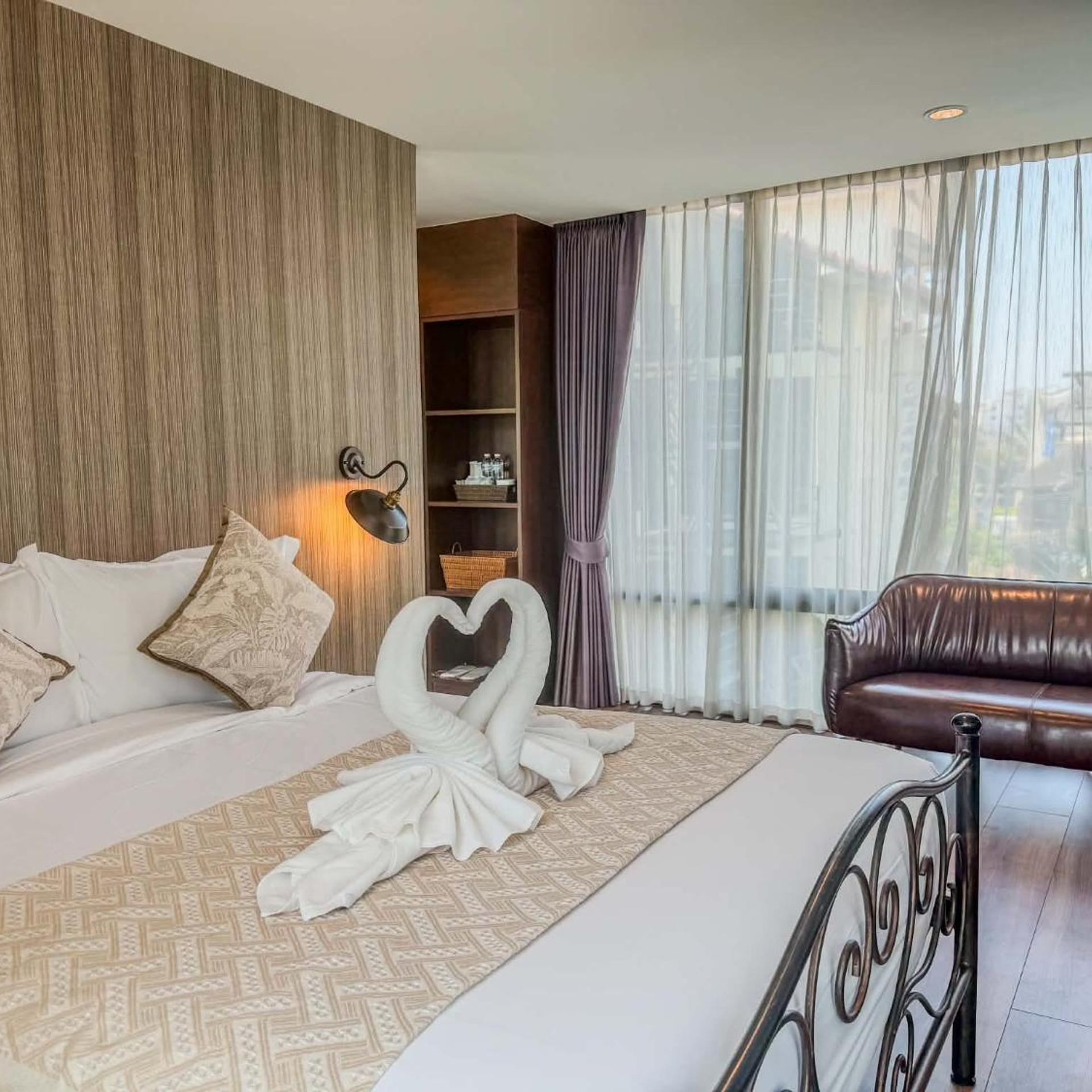 Deluxe, Suite, Double Bed, Pool View