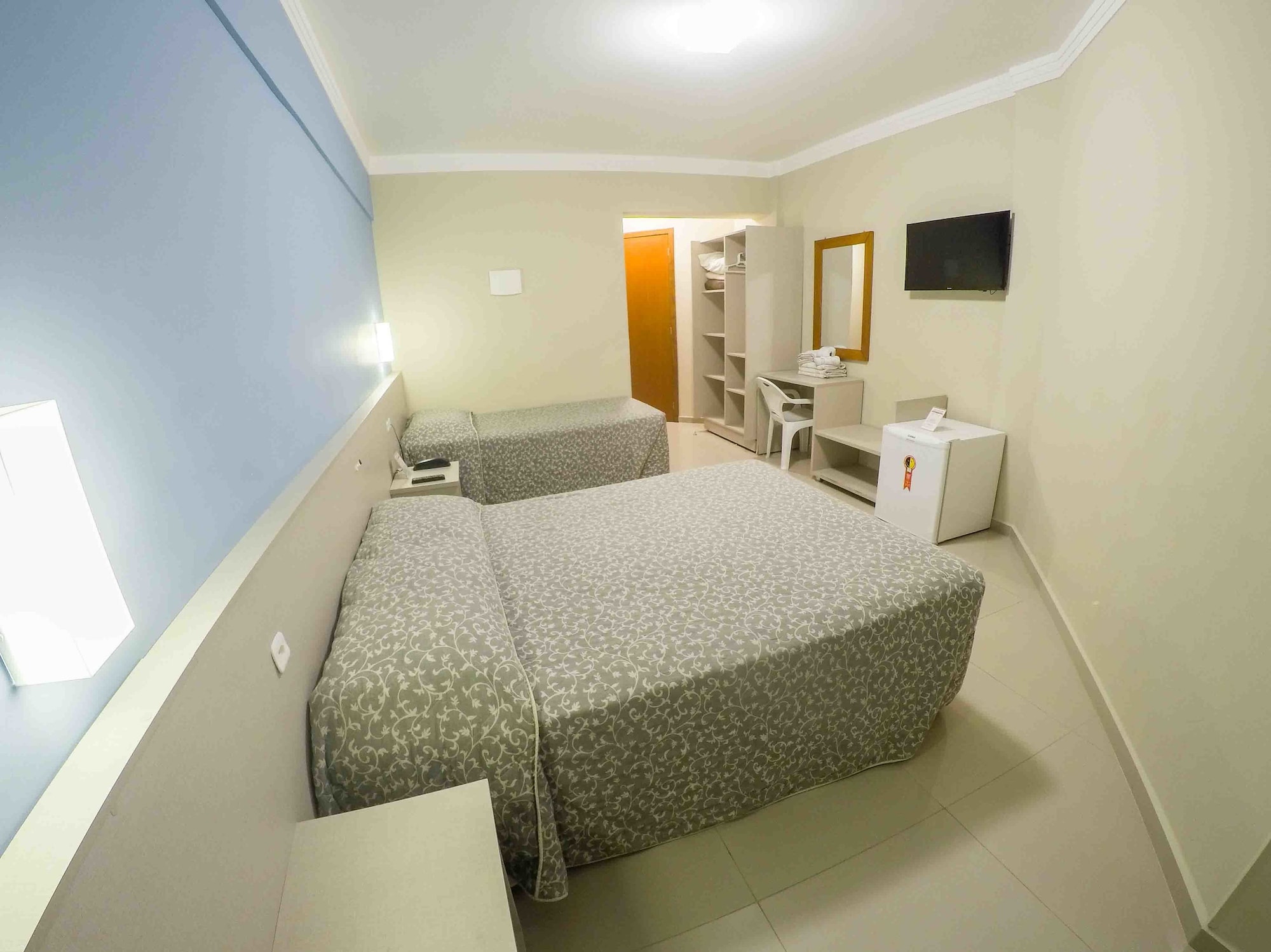ROOM, TRIPLE, DOUBLE BED