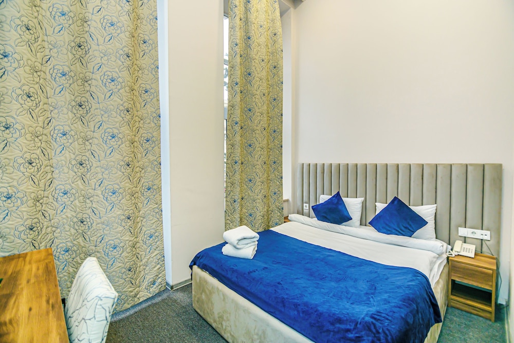 Bristol Hotel Baku 9/51