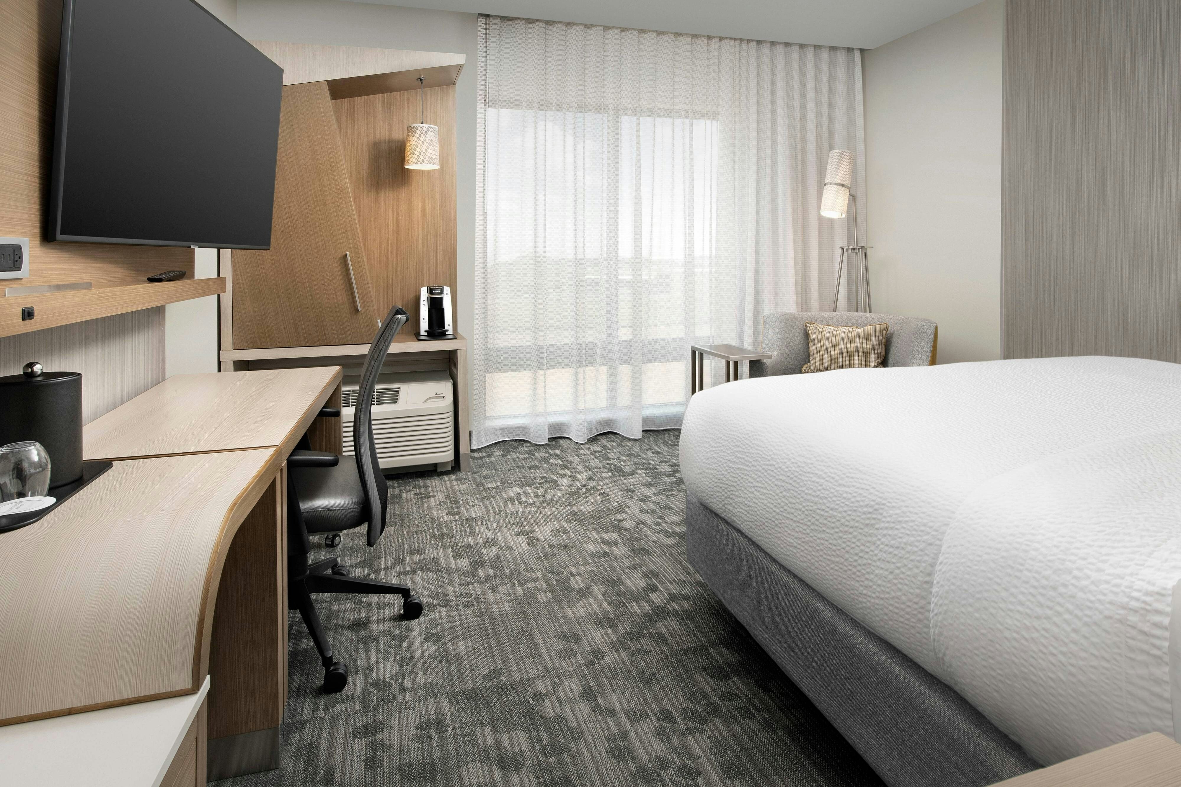 Courtyard by Marriott Las Cruces at Nmsu 23/25