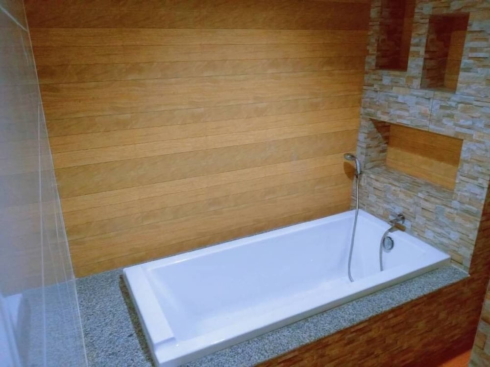 Sakura Boutique Hotel And Residence 37/38