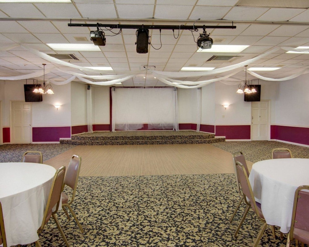 Rodeway Inn Conference Center El Dorado 15/31