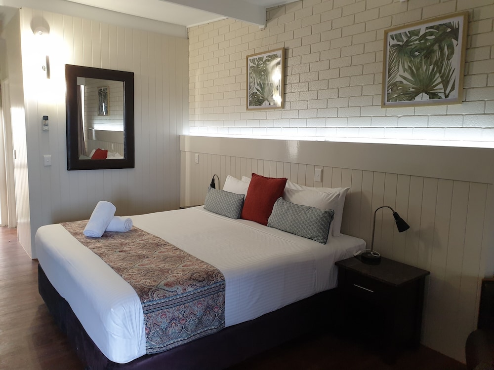 The Olive Tree Motel 6/31