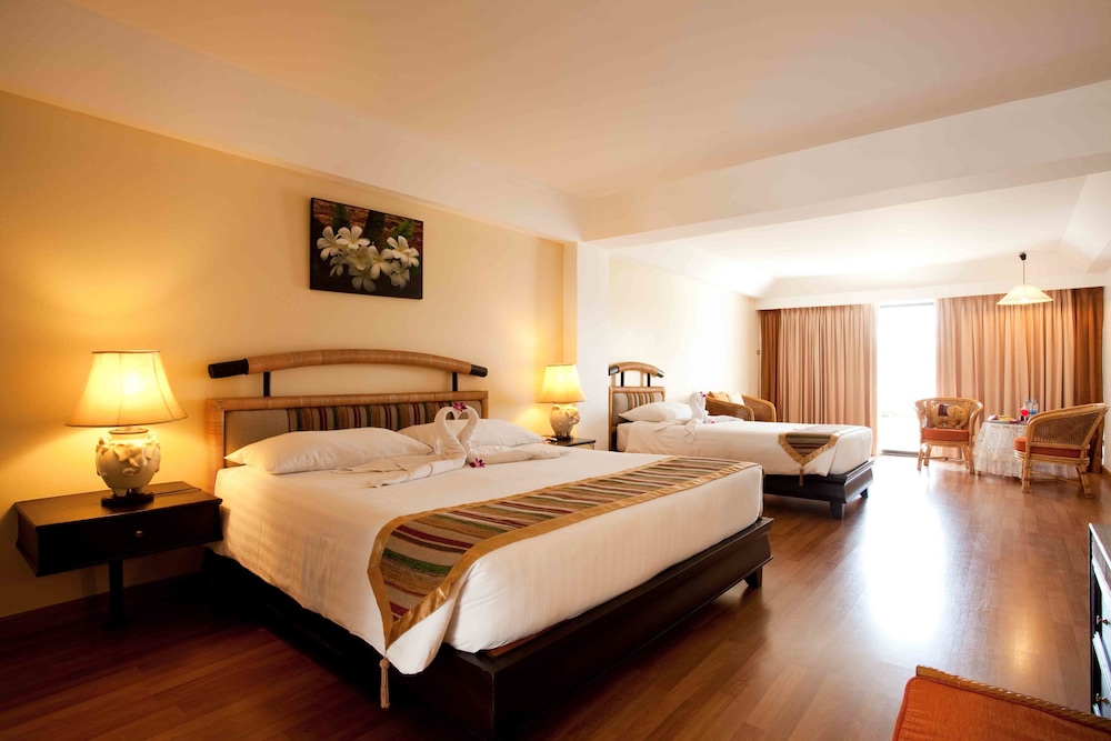 The Cha Am Methavalai Hotel 18/65
