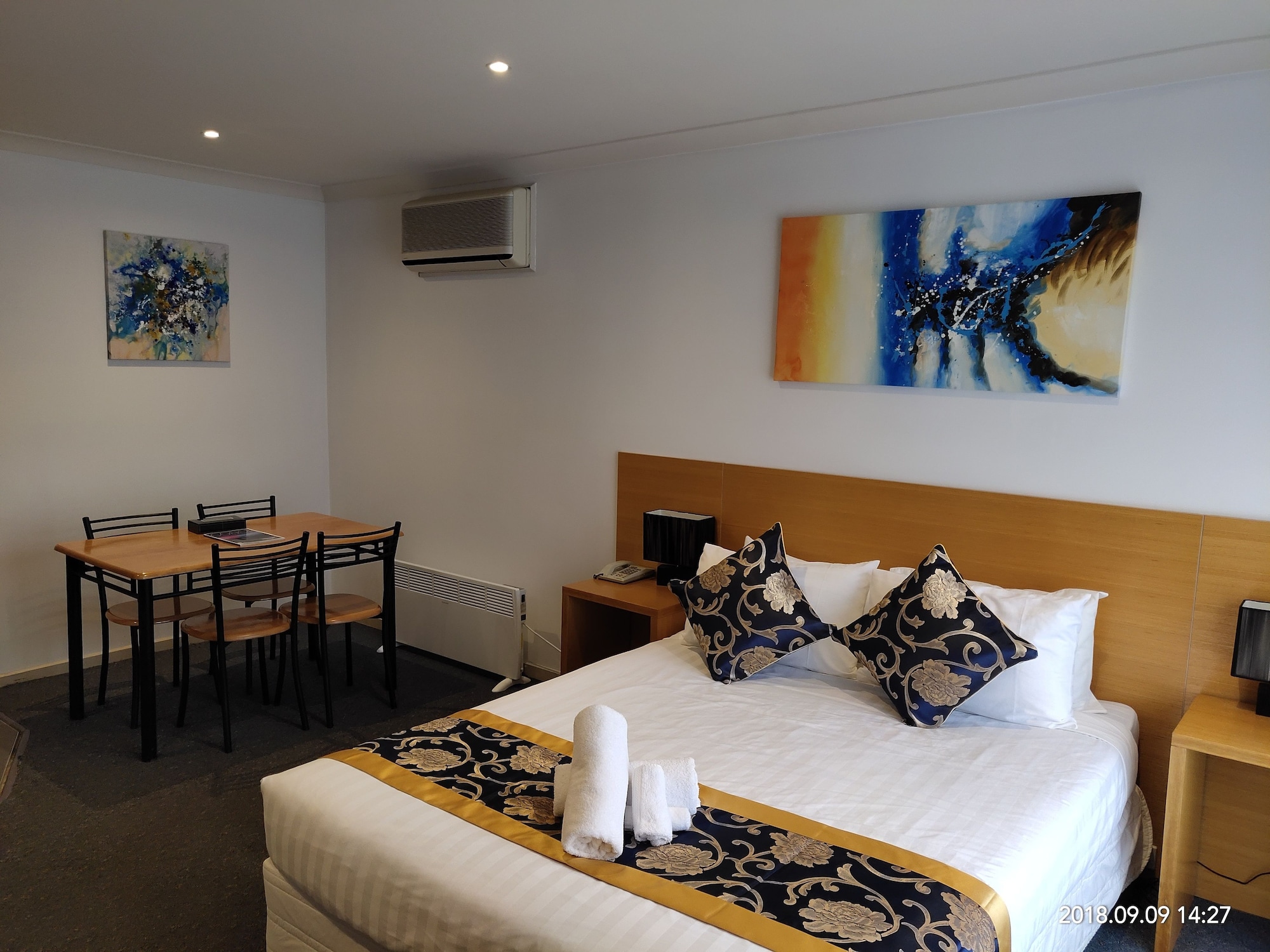 Spa, Luxury, Queen and Twin Beds