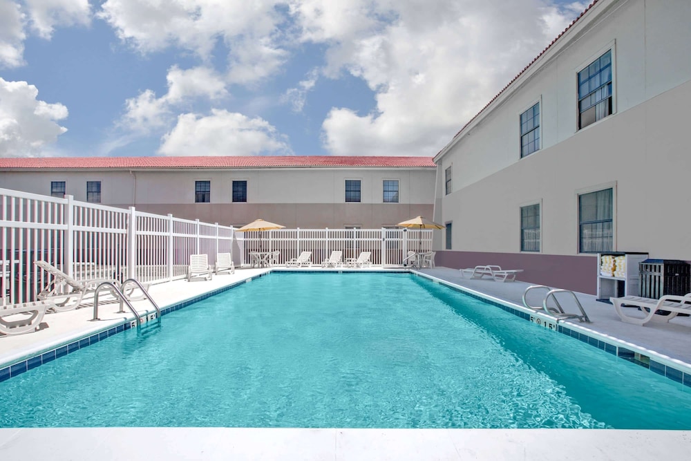Days Inn By Wyndham Casper 7/47