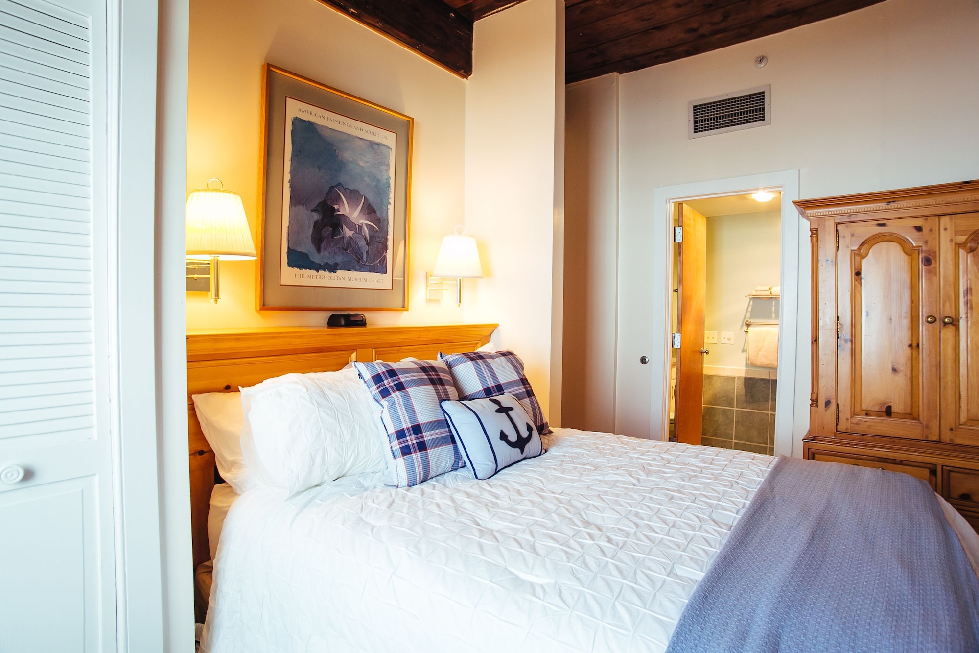 1 BEDROOM, SUITE