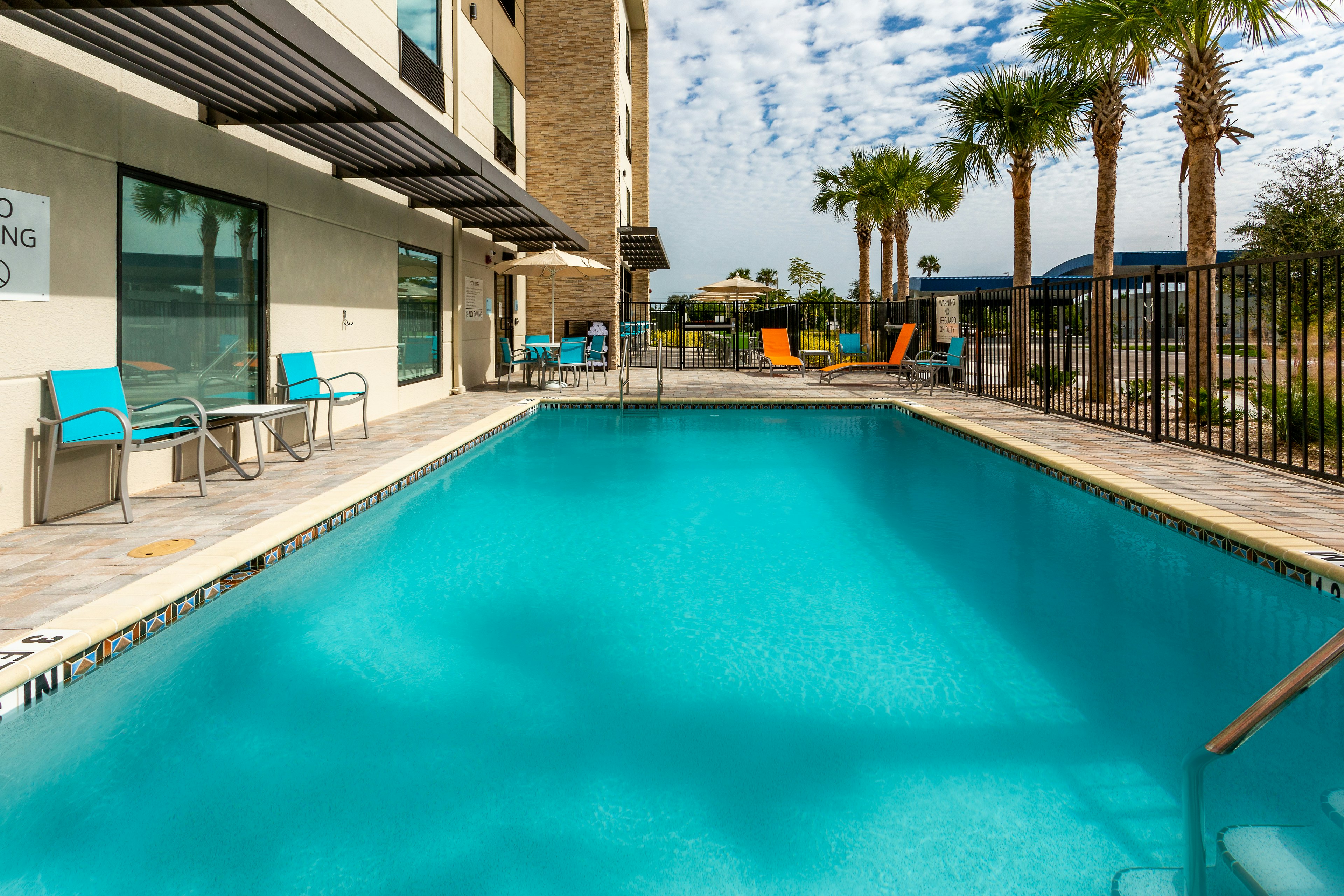 Holiday Inn Express & Suites Ft Myers Beach-Sanibel Gateway 23/23