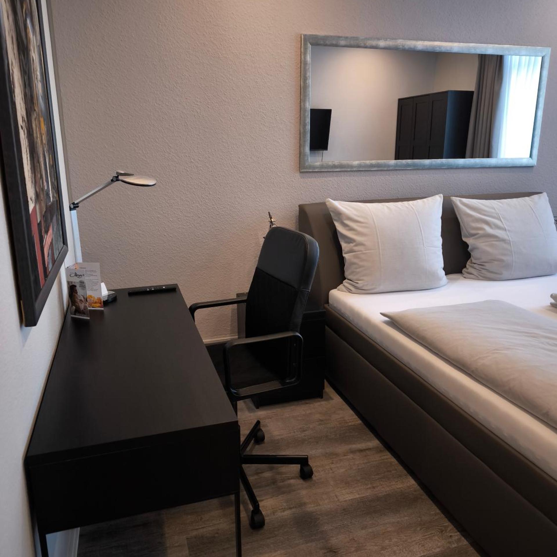 غرفة قياسية بسرير مزدوج، Hotel Meyer 4/10
