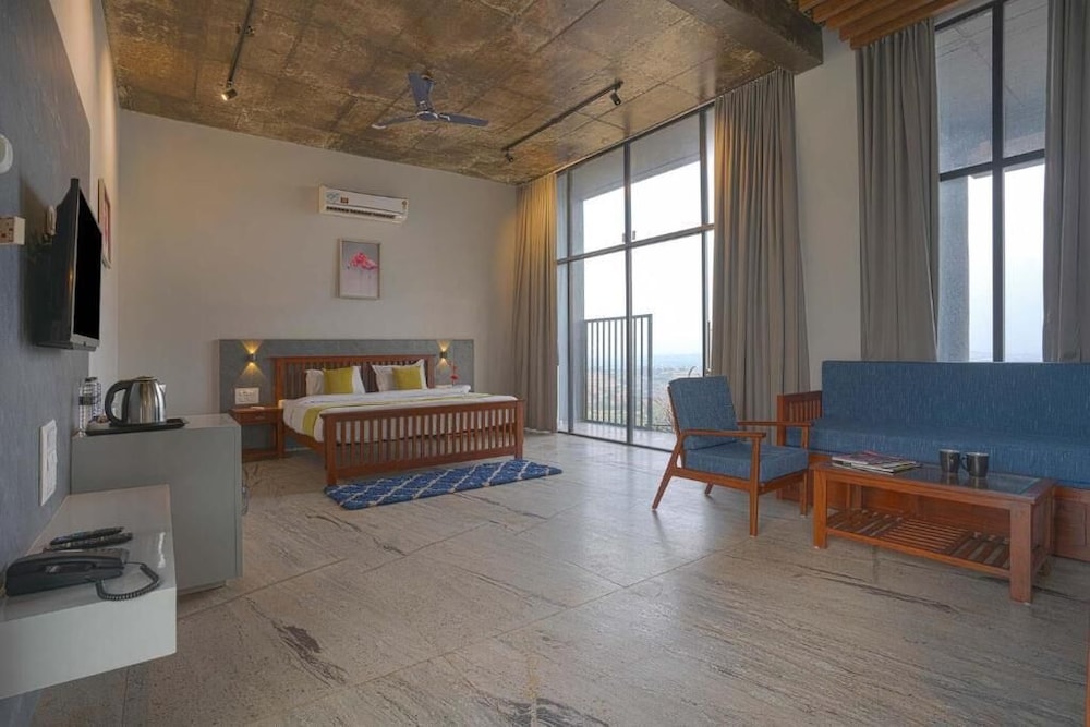 Wabi Sabi Resort 24/50
