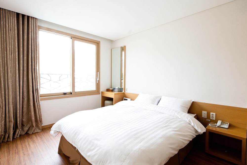Suite, 3 Futon Beds, Sonesta Tower