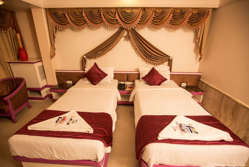 Hotel Ashwin 18/35