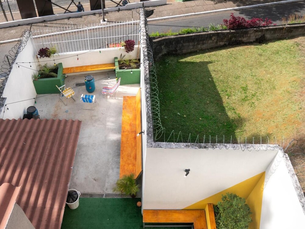 Quintal Hostel 11/40