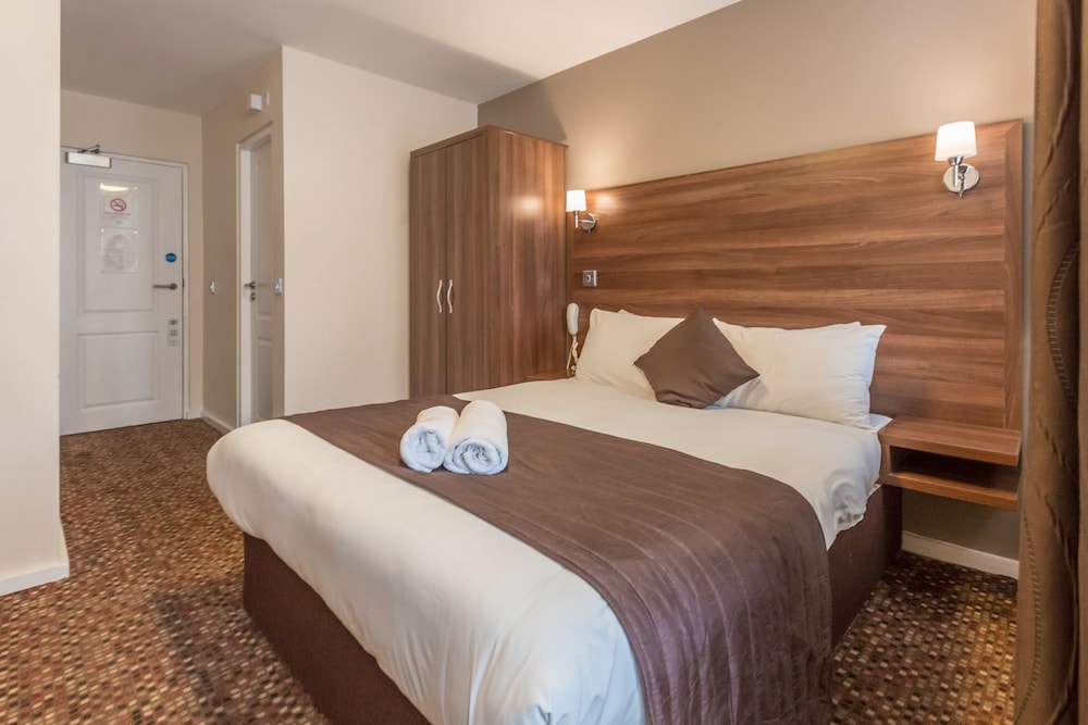 ROOM, DOUBLE BED