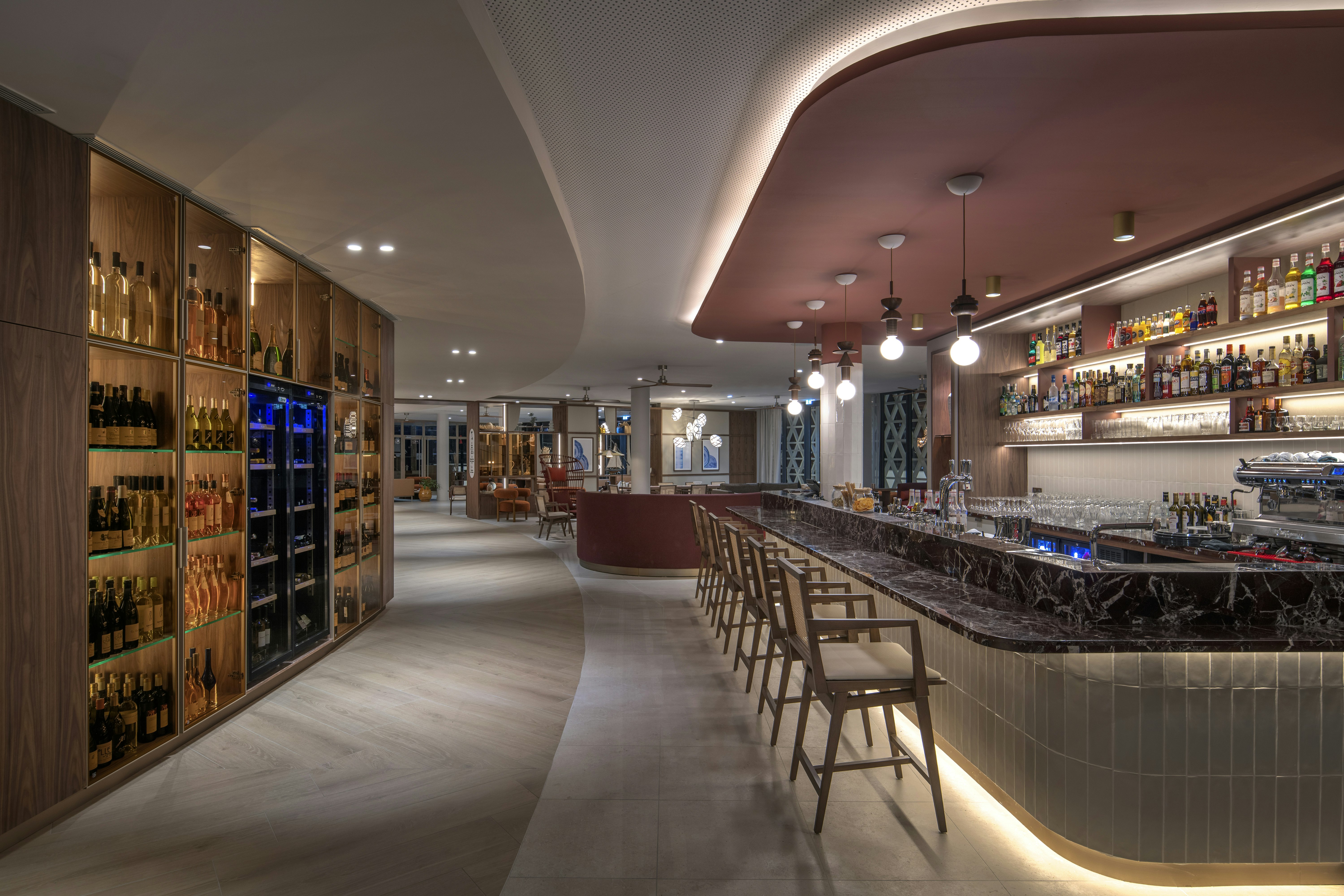 Marina Bay Riviera Hotel, Curio Collection by Hilton 45/54