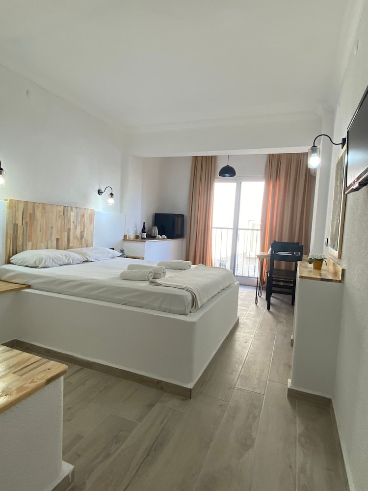 Unver Hotel 16/55