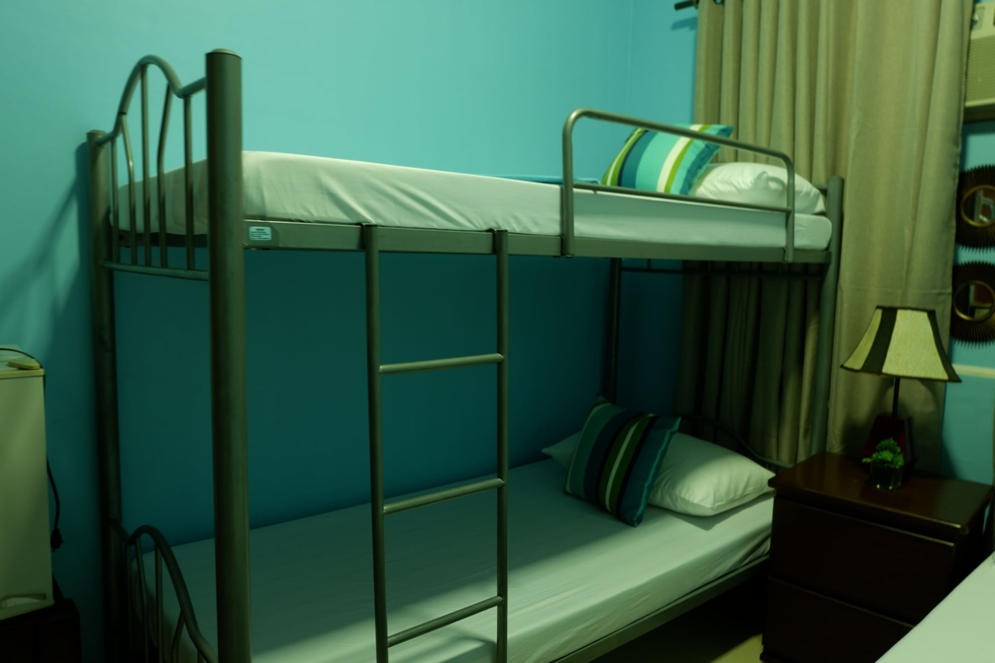 MIXED DORM, 4 BEDS