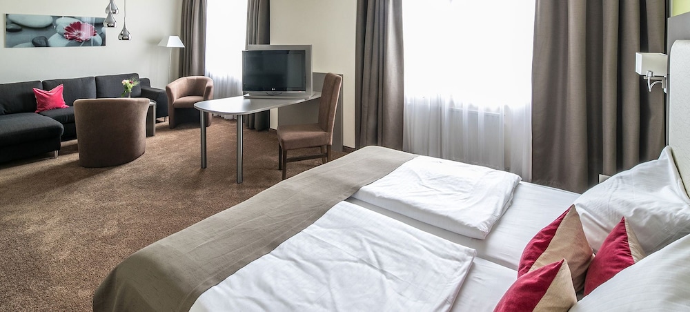 Hotel am Krone Park 8/26