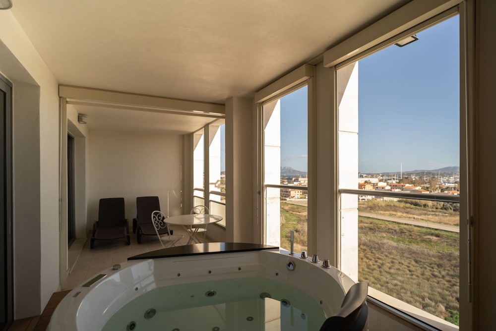 Delta Hotels Olbia Sardinia 25/50