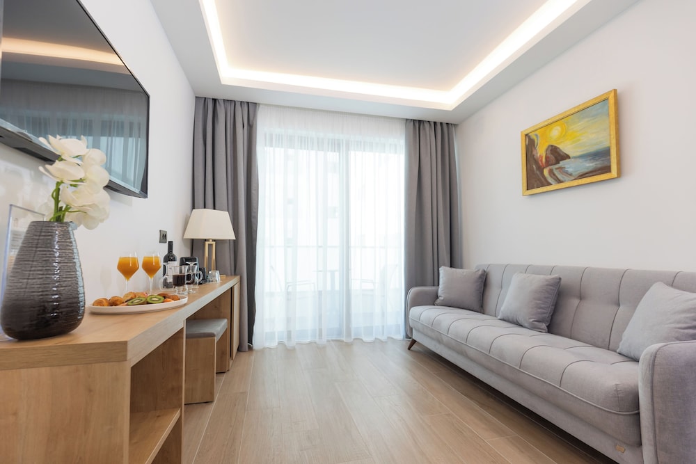Acandia Hotel 40/63