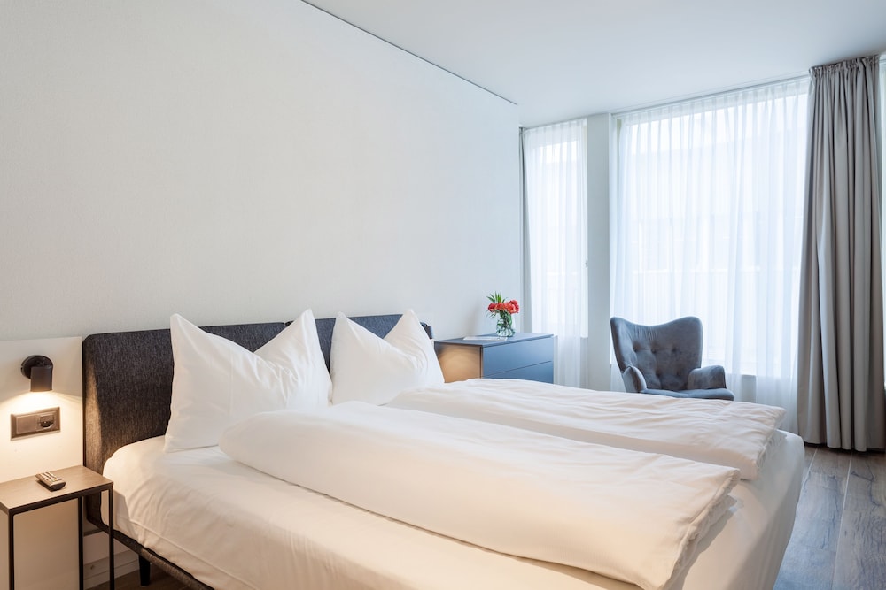 Centurion Swiss Quality Towerhotel 9/43