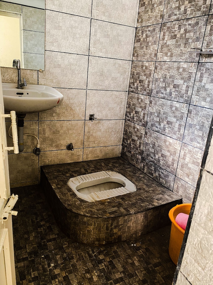 Hotel Anand Palace 35/40