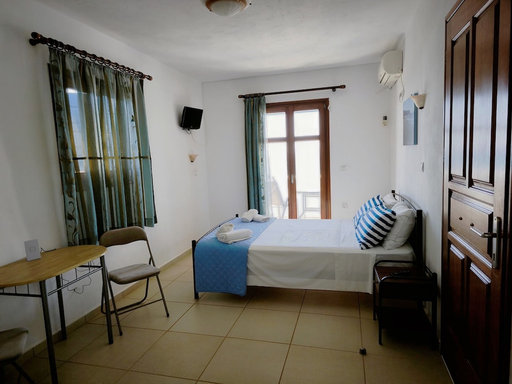 Ammoudia Studios 8/49