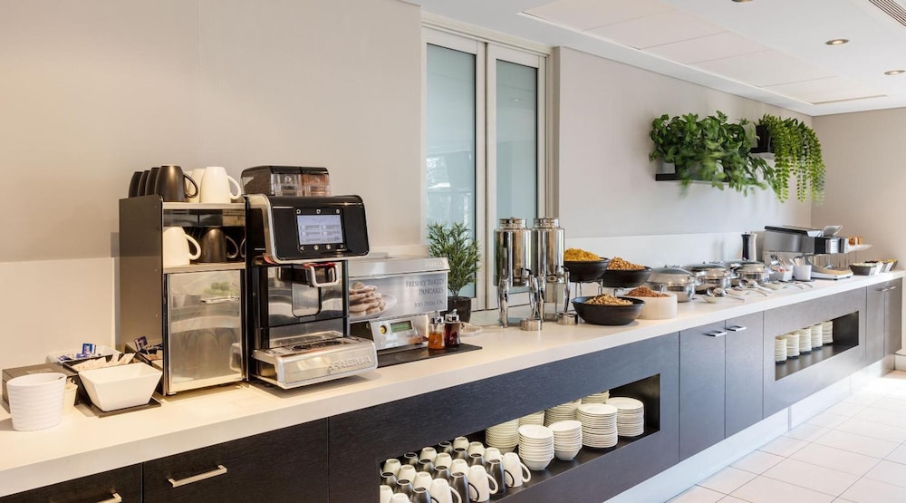 Mercure Sydney Macquarie Park 52/64