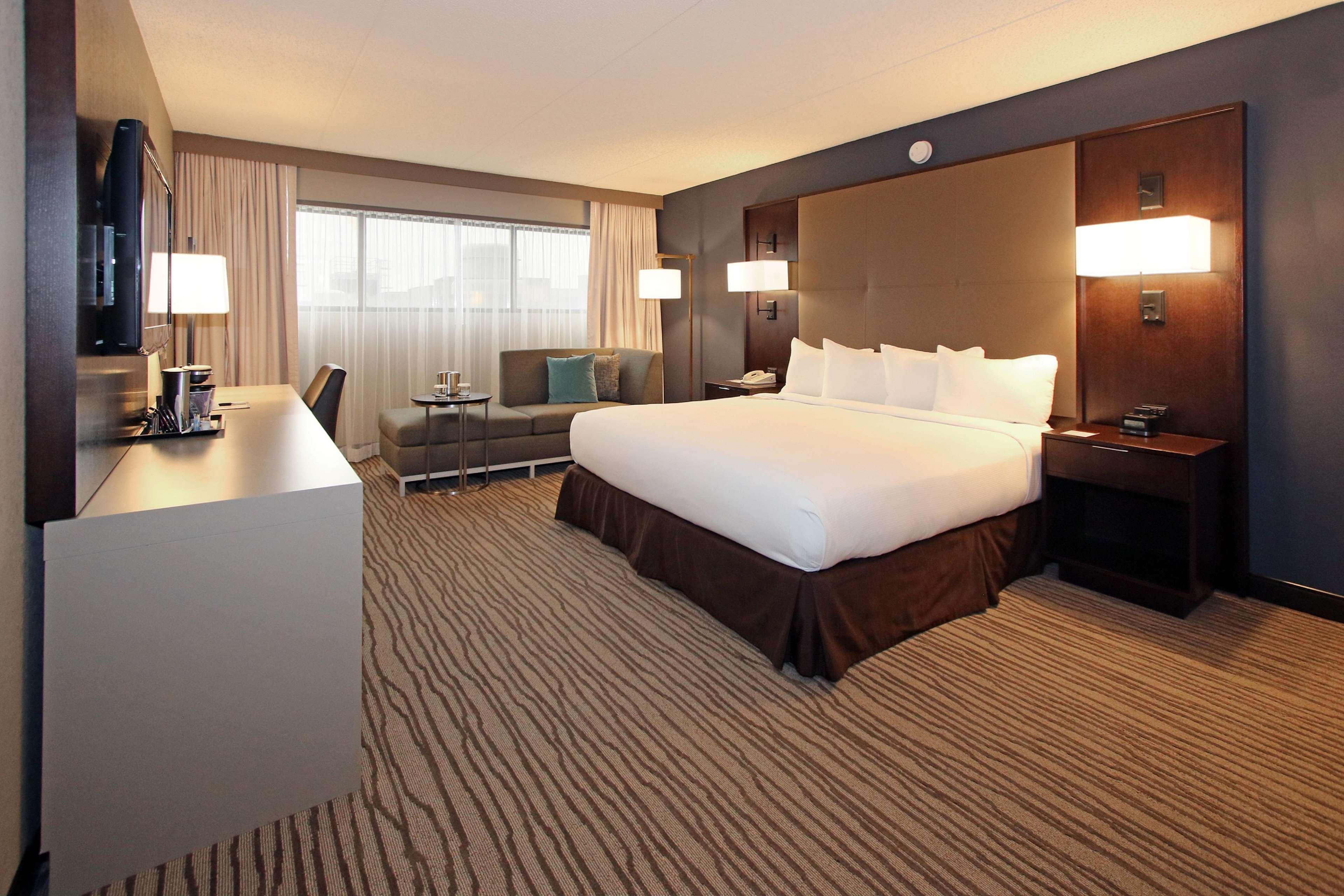 Hospitality, Suite, Parlor