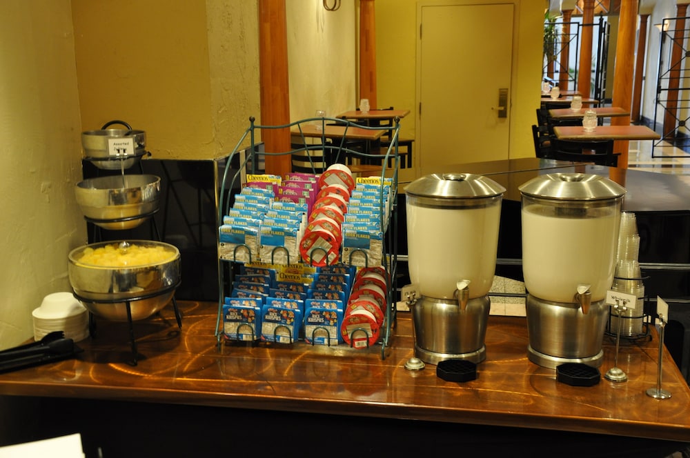 Best Western Plus Hotel & Conference Center 39/46