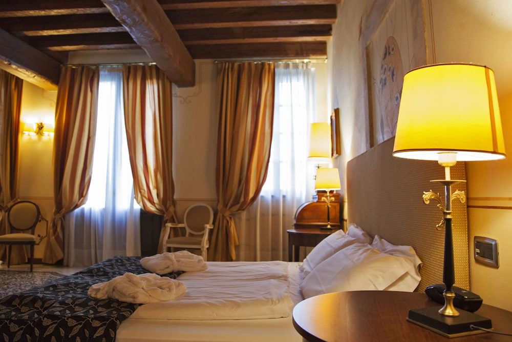 Villa Policreti Hotel 17/50