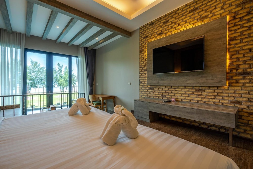 La Isla Pranburi Beach Resort 17/50