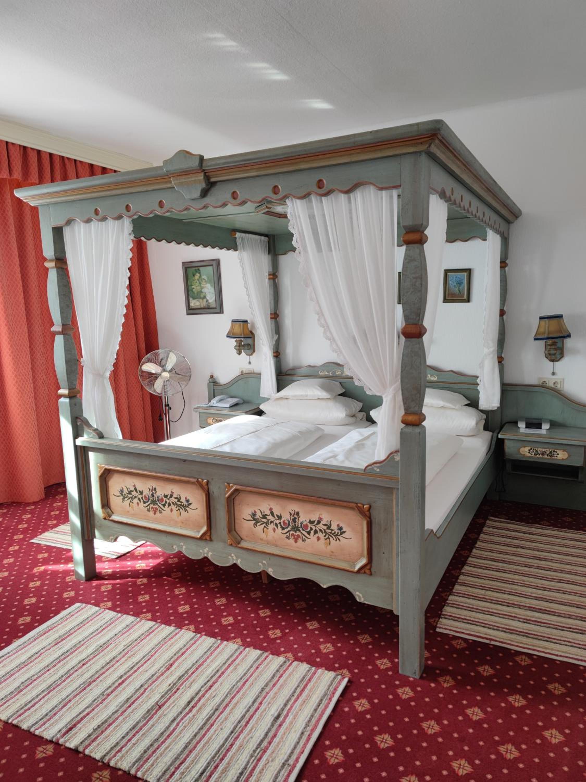 Deluxe, Double Bed