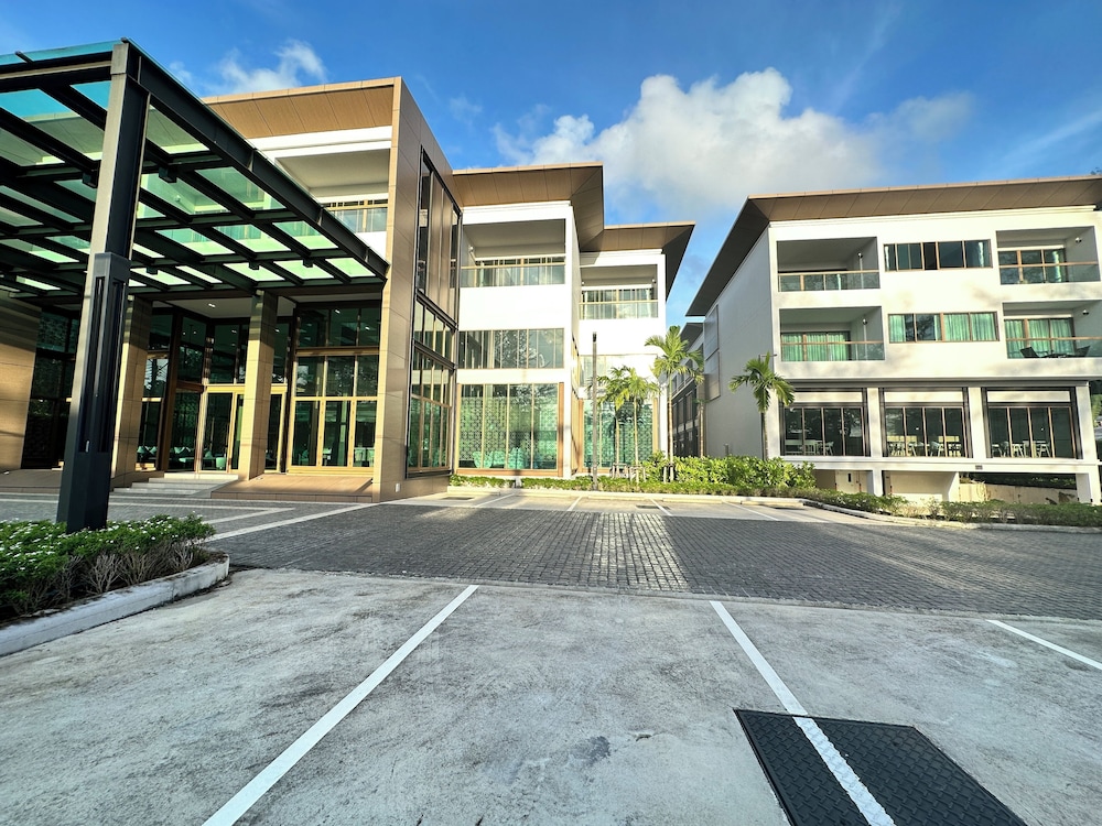 Bella Nara Phuket Naiyang Beach 42/50