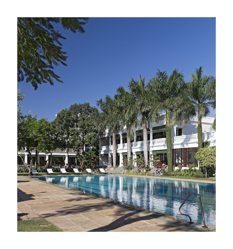 Jehan Numa Palace 54/56